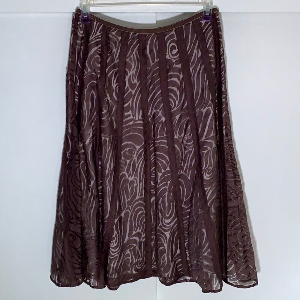 Brown & white striped & swirly skirt